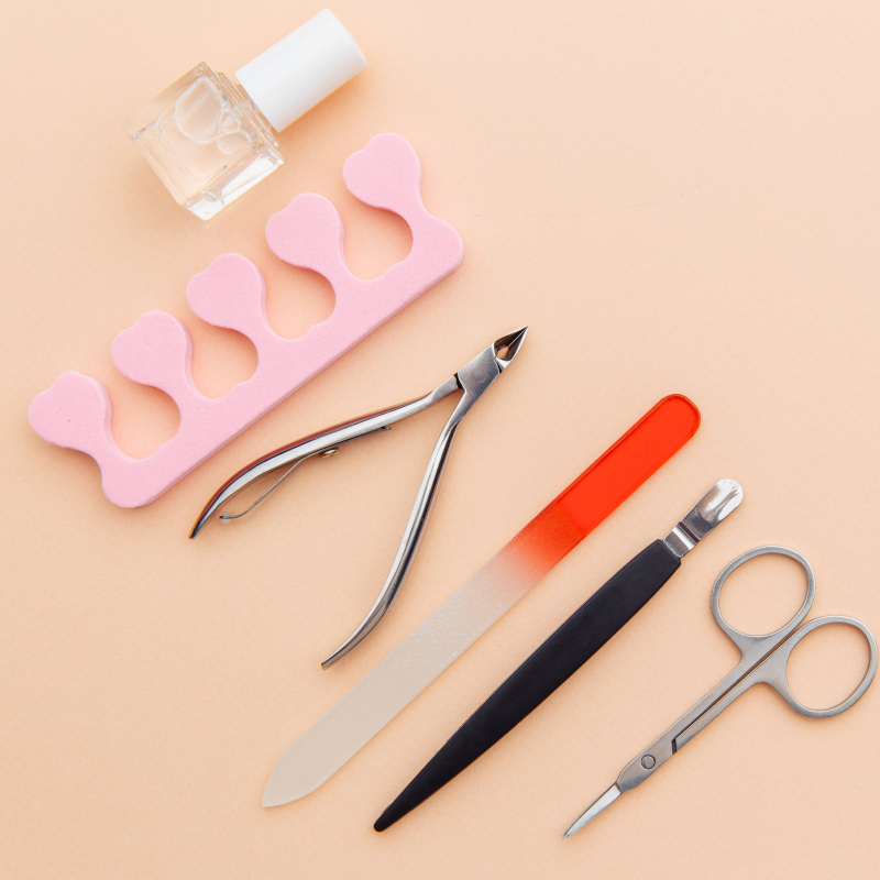 Tools of a manicure set - Image 2